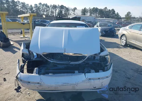 2011 Lincoln Town Car Signature Limited z USA, uszkodzony, nr VIN 2LNBL8CV4BX752533